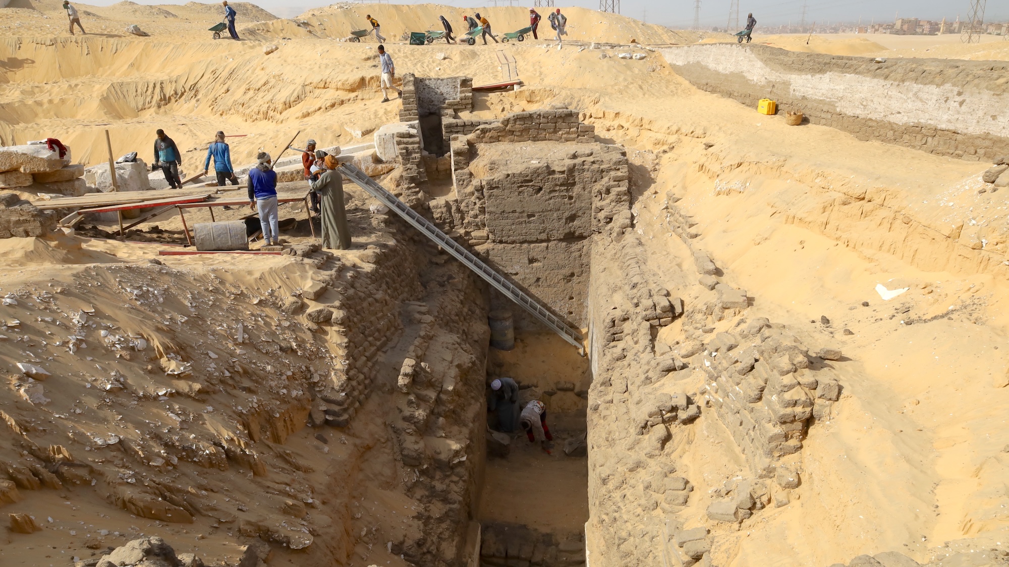 Mystery Pharaoh's Enormous Tomb Unearthed in Egypt