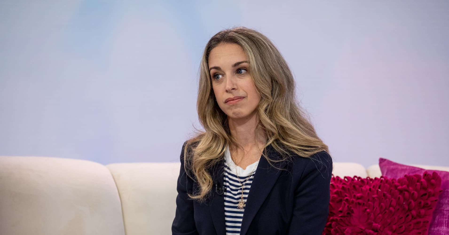 Parents Who Raise Confident, Successful Adults Avoid This 2-Word Phrase, Says Ivy League Psychologist