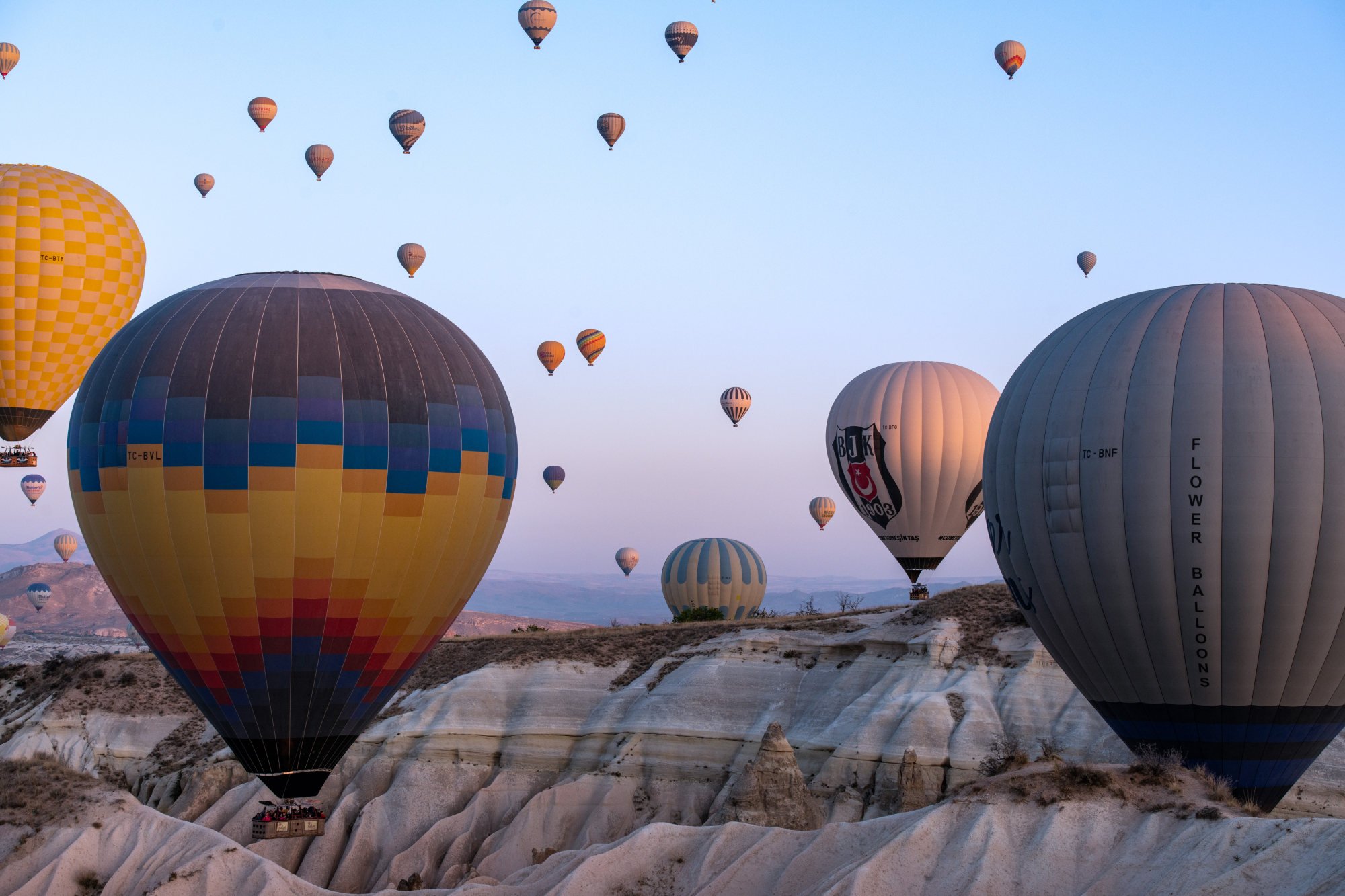 6 destinations best observed from a hot-air balloon